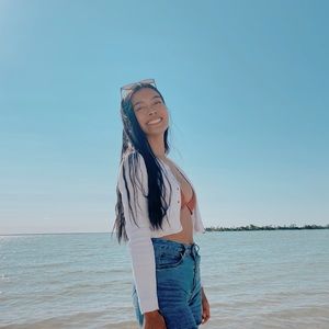 Meet your Posher, Claire